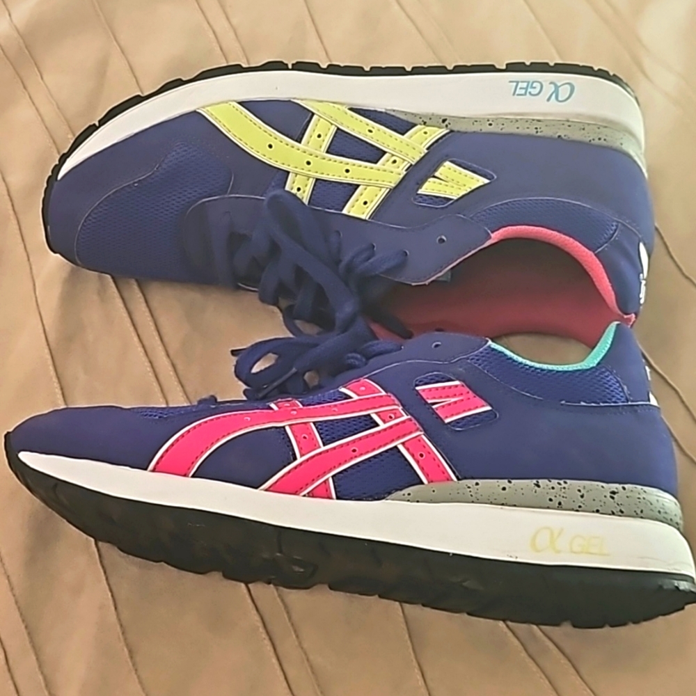 ASICS GEL - Picture 3 of 6